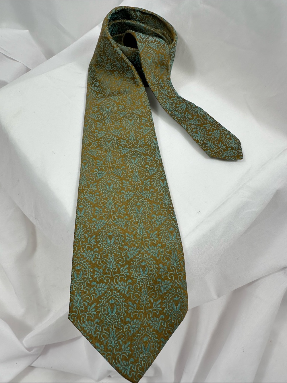 0742 REGAL Silk Tie 54” X 3”